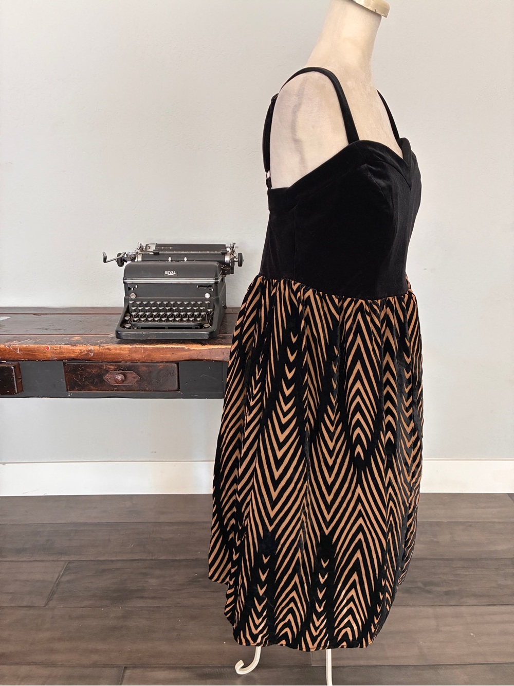 Unique Vintage Bertie Black Velvet Chevron Swing Dress - Size XL - Picture 9 of 15